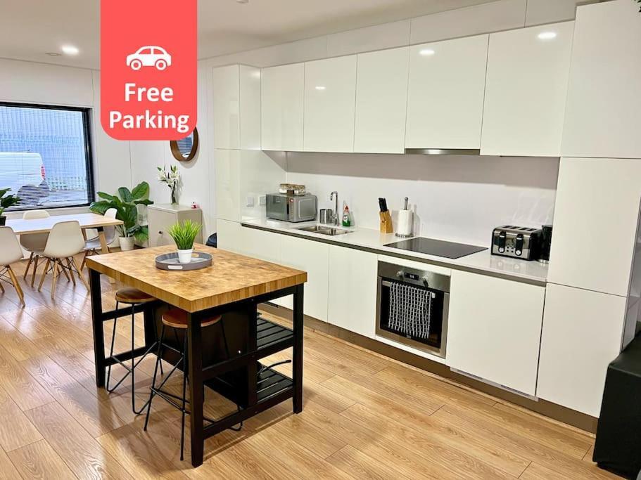Large Townhouse 5 Beds With Two Parking Spaces - Manchester City Centre Екстер'єр фото