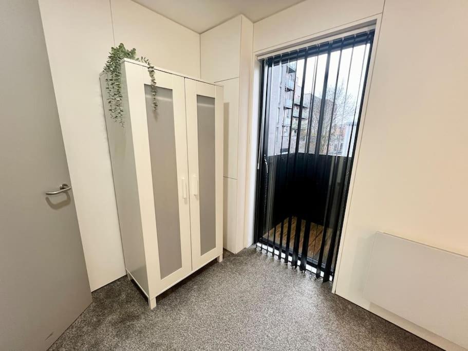 Large Townhouse 5 Beds With Two Parking Spaces - Manchester City Centre Екстер'єр фото