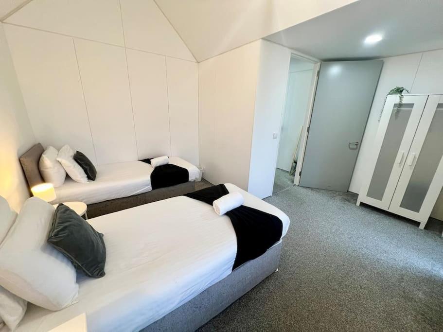 Large Townhouse 5 Beds With Two Parking Spaces - Manchester City Centre Екстер'єр фото