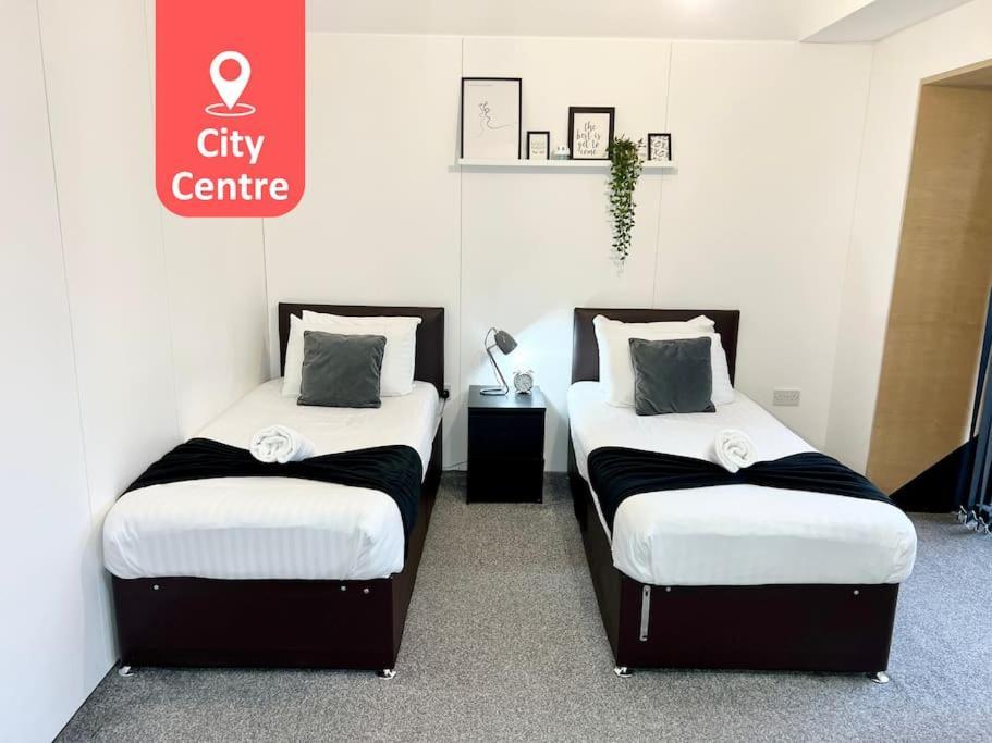 Large Townhouse 5 Beds With Two Parking Spaces - Manchester City Centre Екстер'єр фото