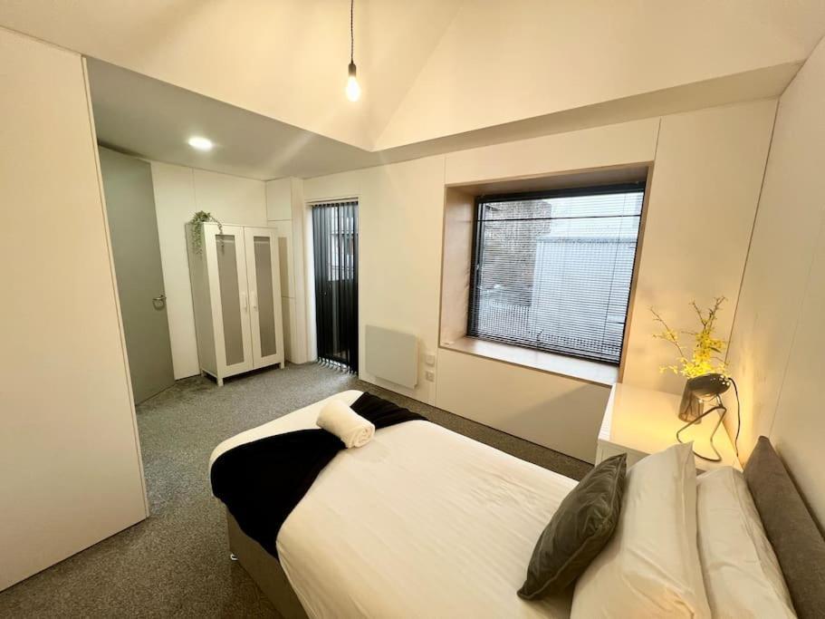 Large Townhouse 5 Beds With Two Parking Spaces - Manchester City Centre Екстер'єр фото