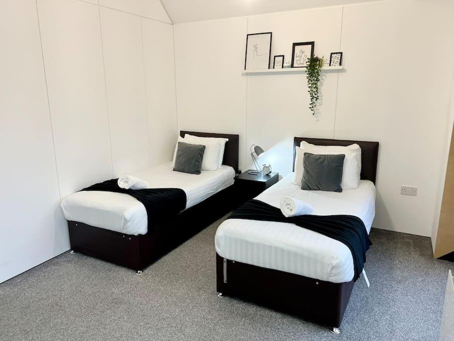 Large Townhouse 5 Beds With Two Parking Spaces - Manchester City Centre Екстер'єр фото