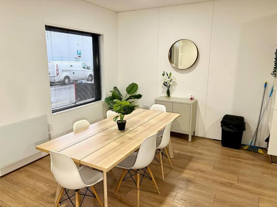 Large Townhouse 5 Beds With Two Parking Spaces - Manchester City Centre Екстер'єр фото