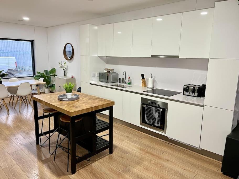 Large Townhouse 5 Beds With Two Parking Spaces - Manchester City Centre Екстер'єр фото