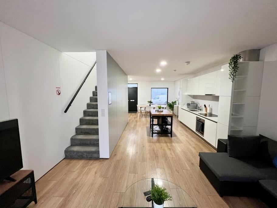 Large Townhouse 5 Beds With Two Parking Spaces - Manchester City Centre Екстер'єр фото